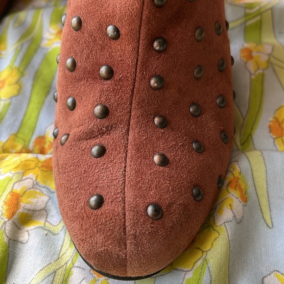 Lucky 🍀 Brand rust colored studded faux suede high heel boots Size 7.5 - Picture 2 of 12